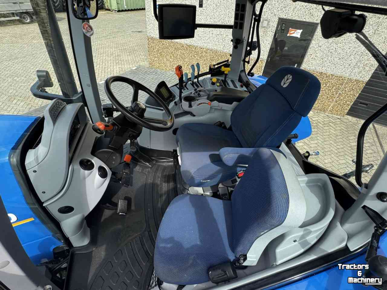 Tractor New Holland T7.245PC Stage V Fronthef Lucht Hydr rem  GPS 50km
