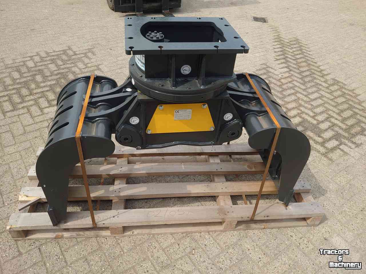 Sorting and demolition grabs Mustang GRP250CH