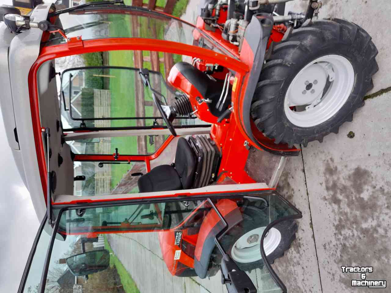 Tractors Antonio Carraro TTR 4400 cabine airco omkeer