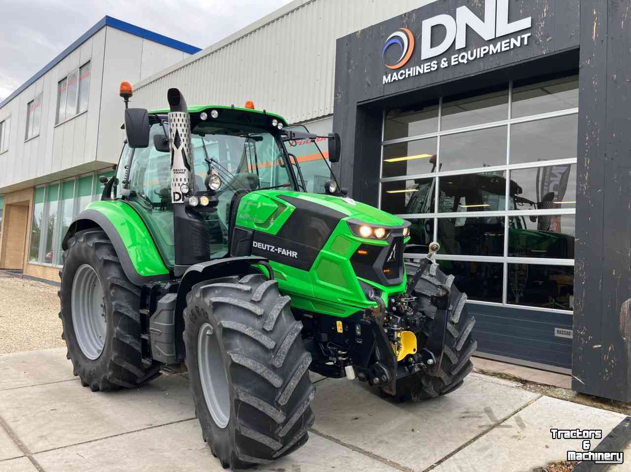 Tractors Deutz-Fahr 6175.4 TTV