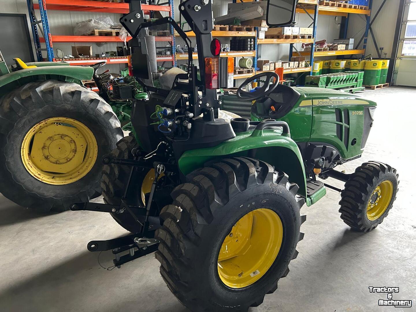 Small-track Tractor John Deere 3025E