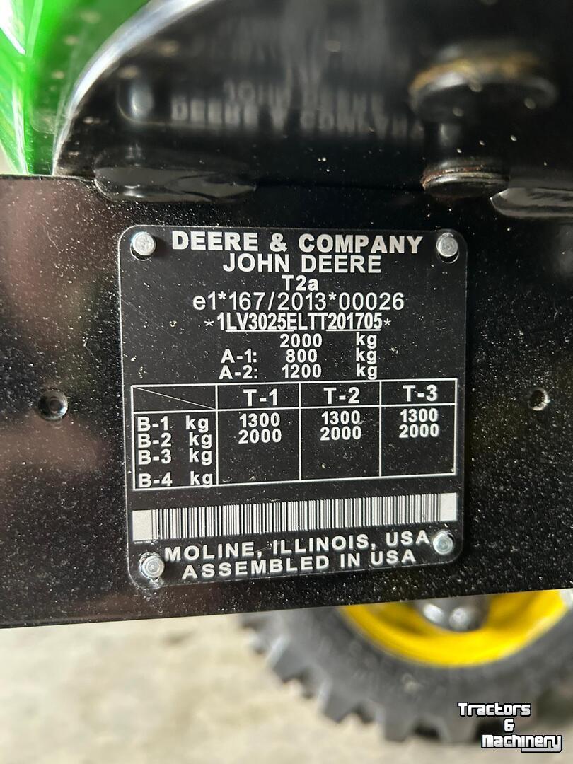 Small-track Tractor John Deere 3025E