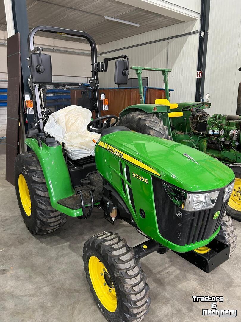 Small-track Tractor John Deere 3025E