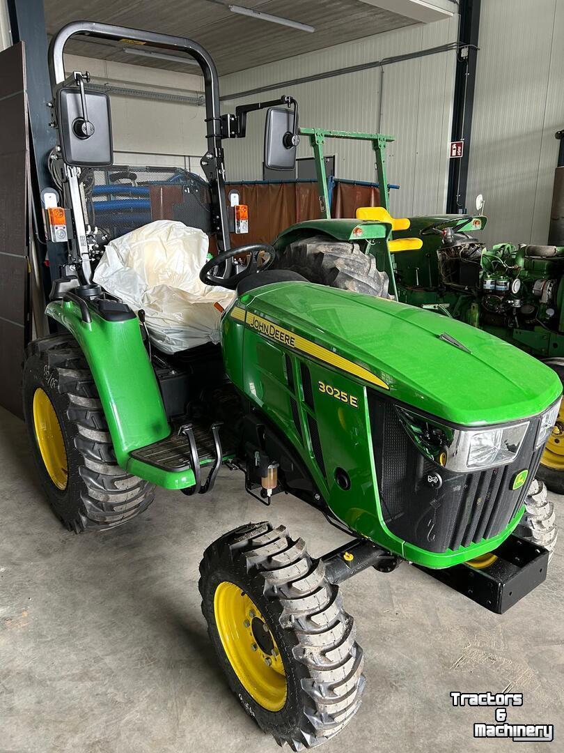 Small-track Tractor John Deere 3025E