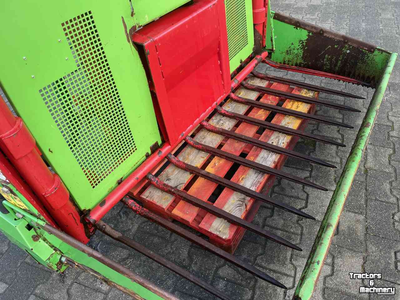 Silage block-cutter Strautmann HQ2500 met hefmast en hydr afschuiver