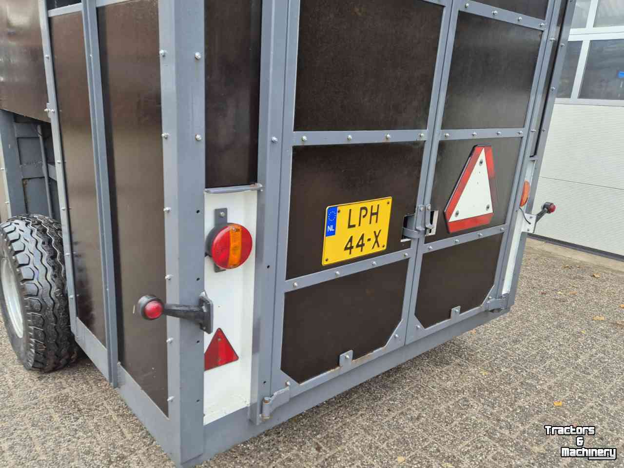 Other agricultural transport equipment and accessories  Veewagen 4x2m hydraulisch zakken heffen