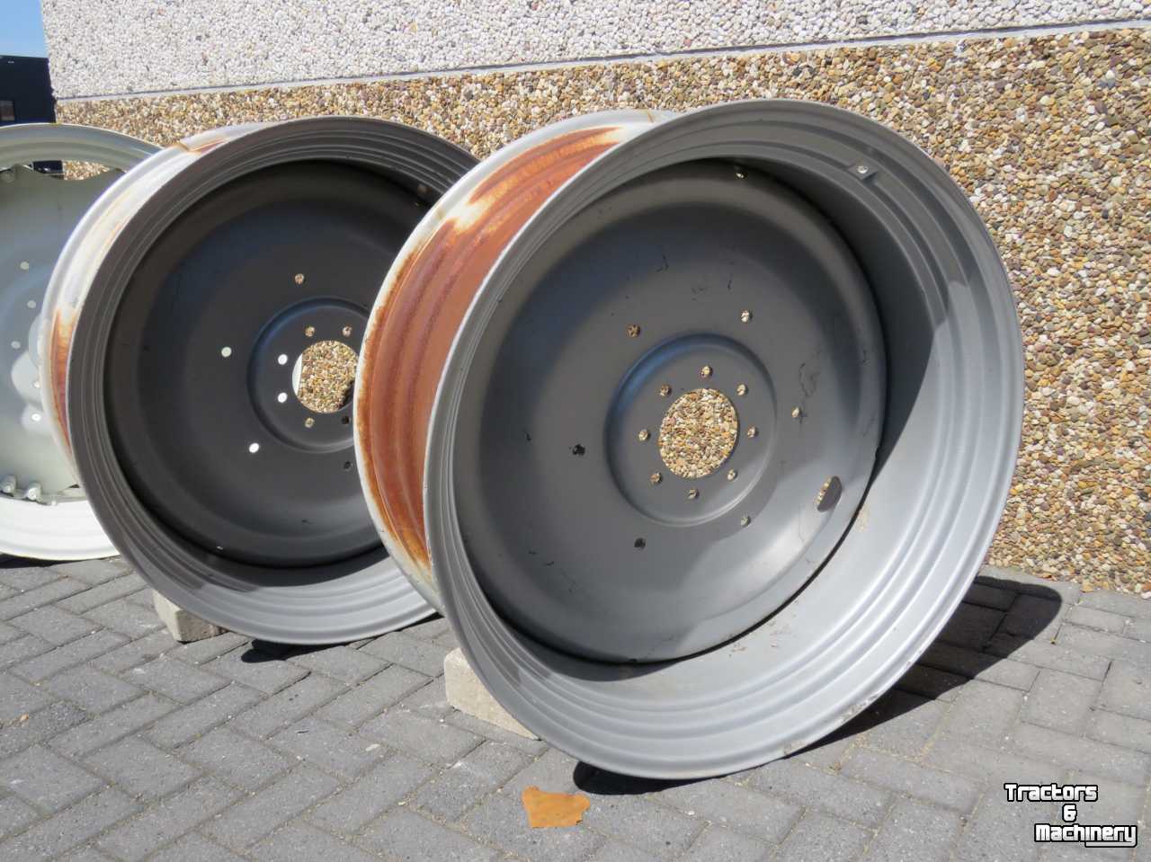 Wheels, Tyres, Rims & Dual spacers Case-IH DW15x38 vast 150/203/8gaats