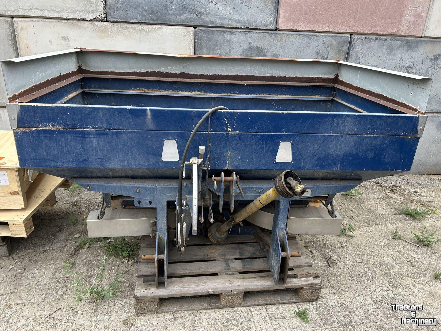 Fertilizer spreader Bogballe E 1000