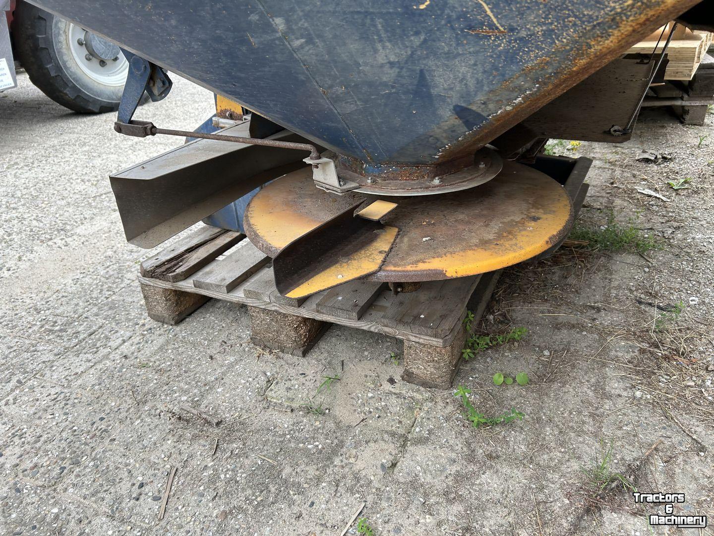 Fertilizer spreader Bogballe E 1000