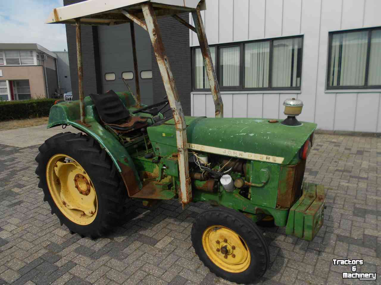 Small-track Tractor John Deere 1020 v