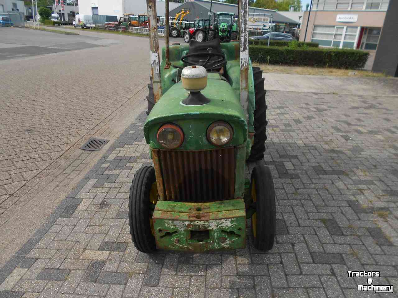 Small-track Tractor John Deere 1020 v