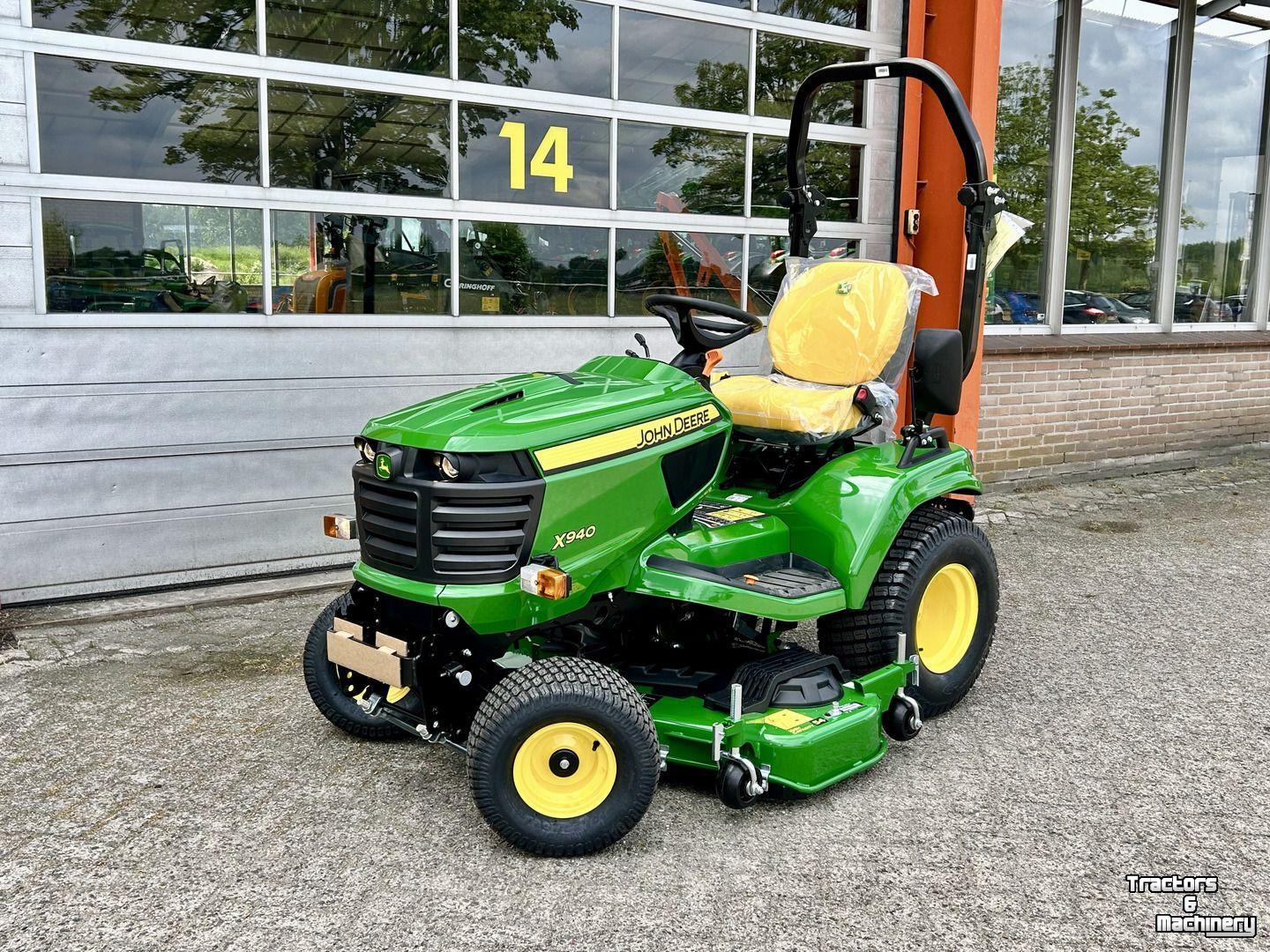 Ride-on mower John Deere X940