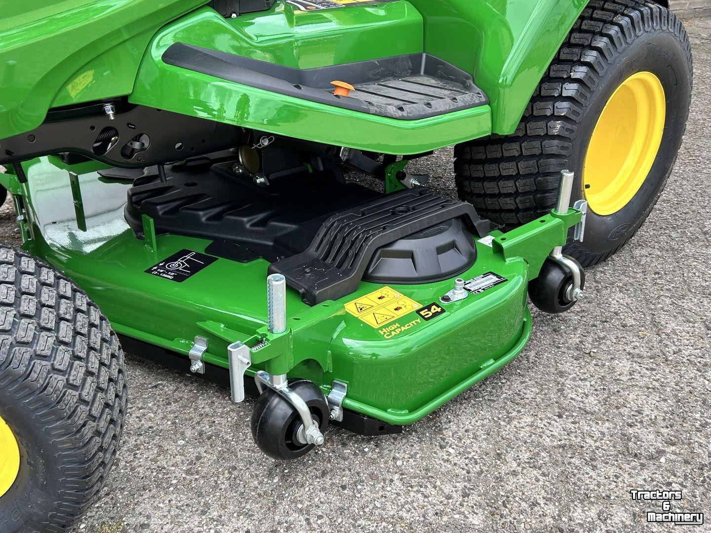 Ride-on mower John Deere X940