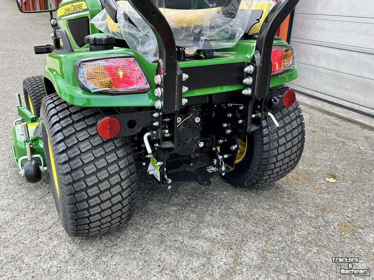 Ride-on mower John Deere X940