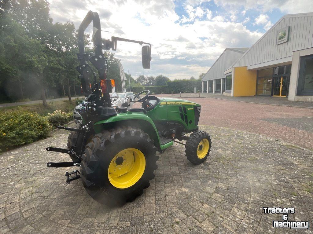 Small-track Tractor John Deere 3038E