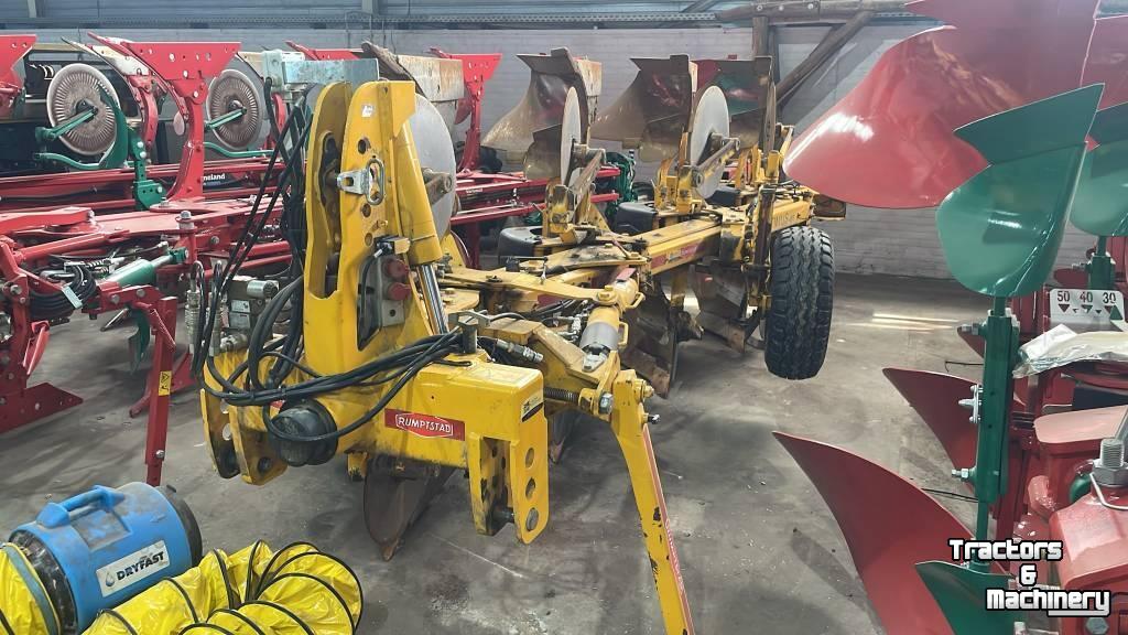 Ploughs  Optimus 4schaar ploeg