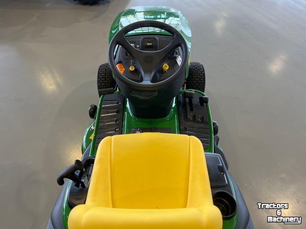 Ride-on mower John Deere X167R