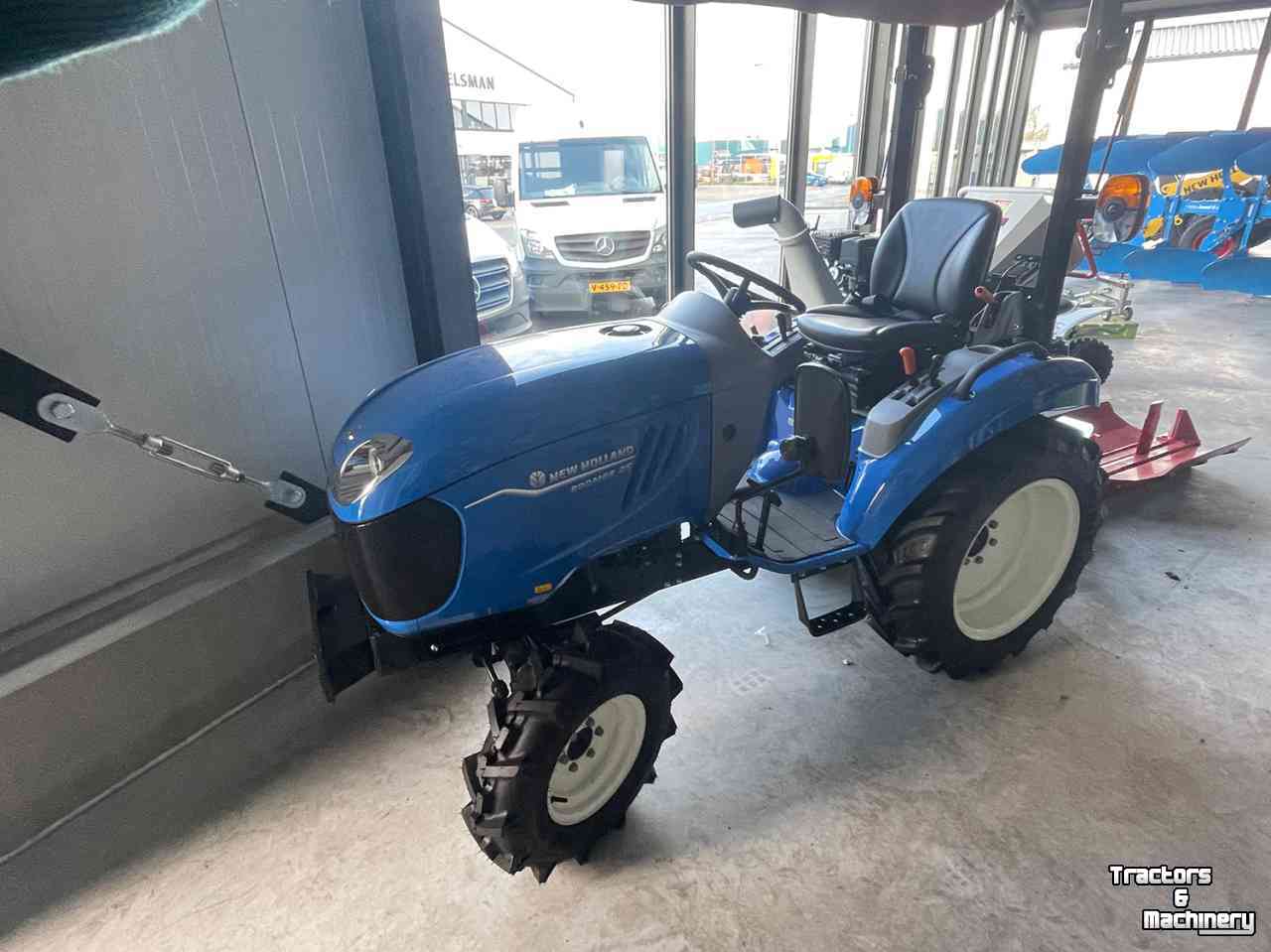 Tractor New Holland Boomer 25