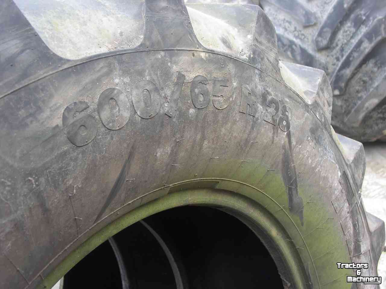 Wheels, Tyres, Rims & Dual spacers Vredestein 600/65 x 28