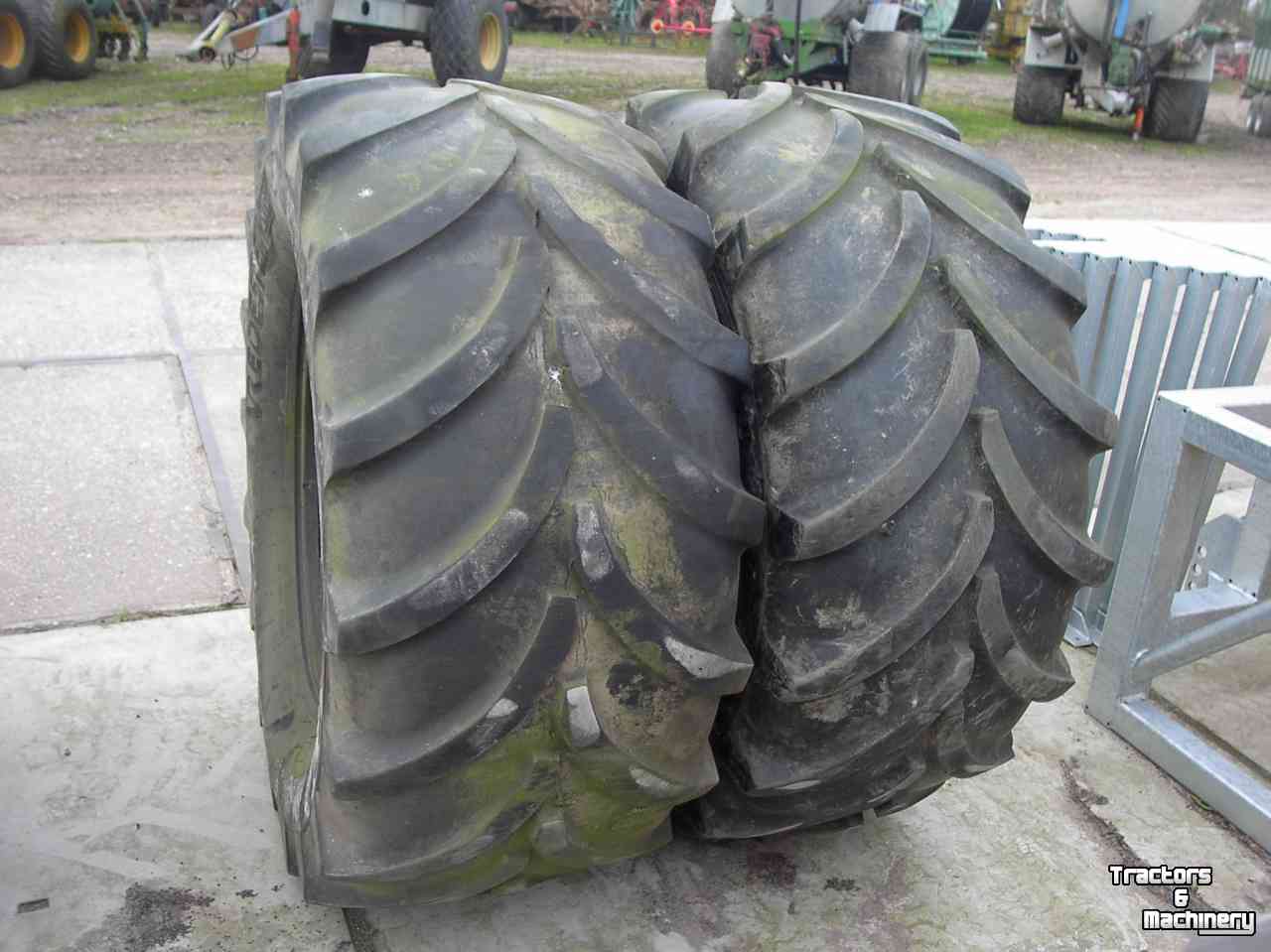 Wheels, Tyres, Rims & Dual spacers Vredestein 600/65 x 28