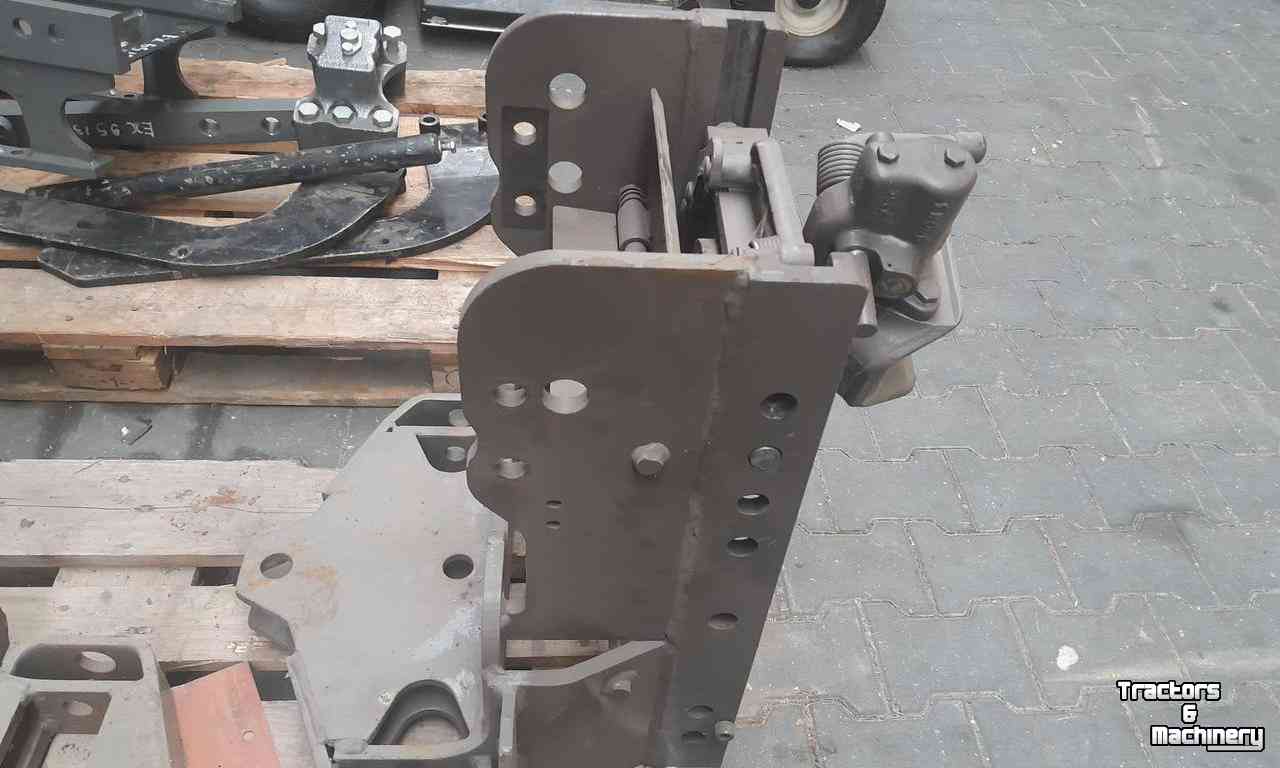 Used parts for tractors Massey Ferguson Snelverstel trekhaak / Trekhaakframe met boventrekhaak