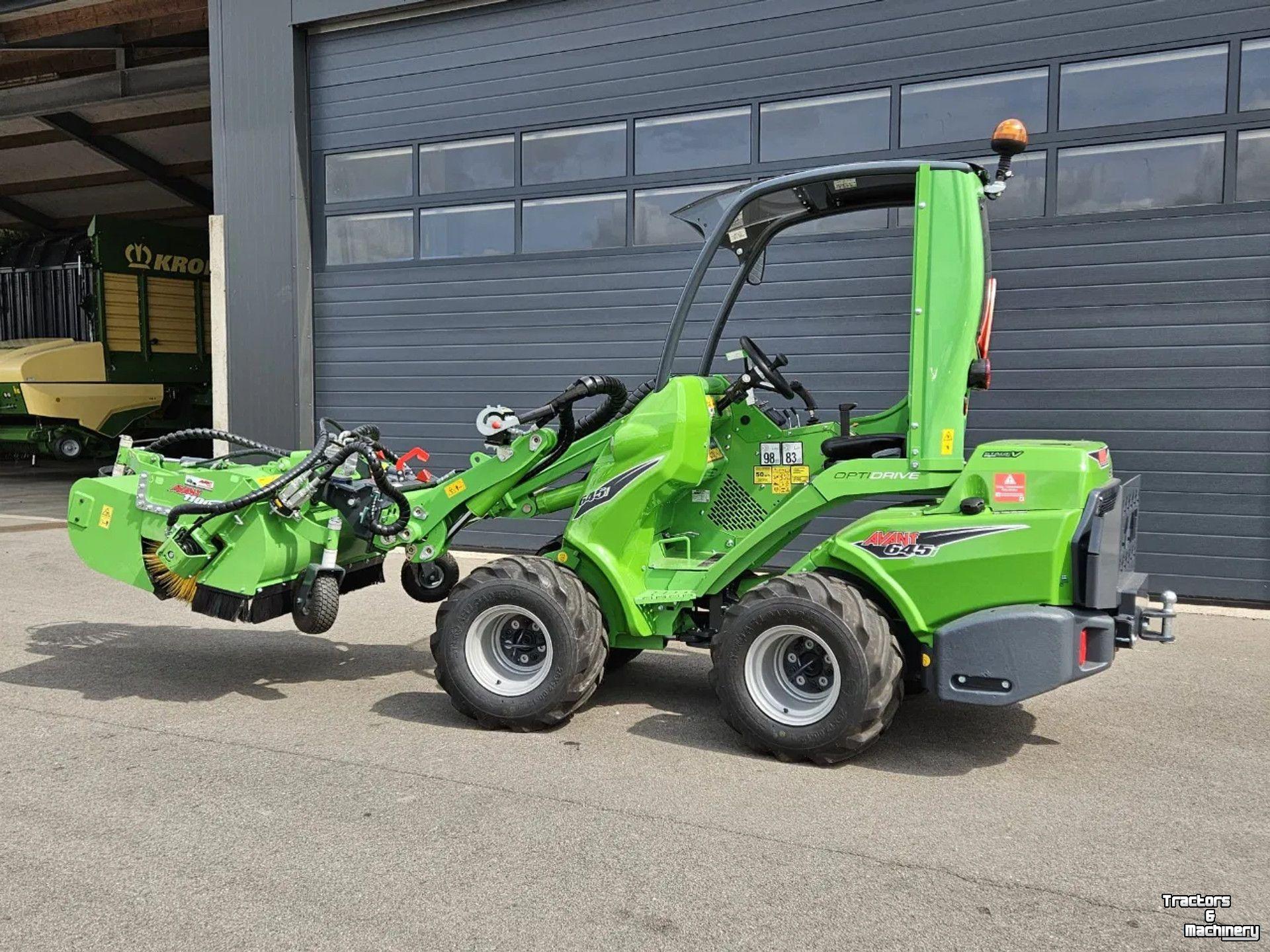 Wheelloader Avant 645i Rental mini-shovel