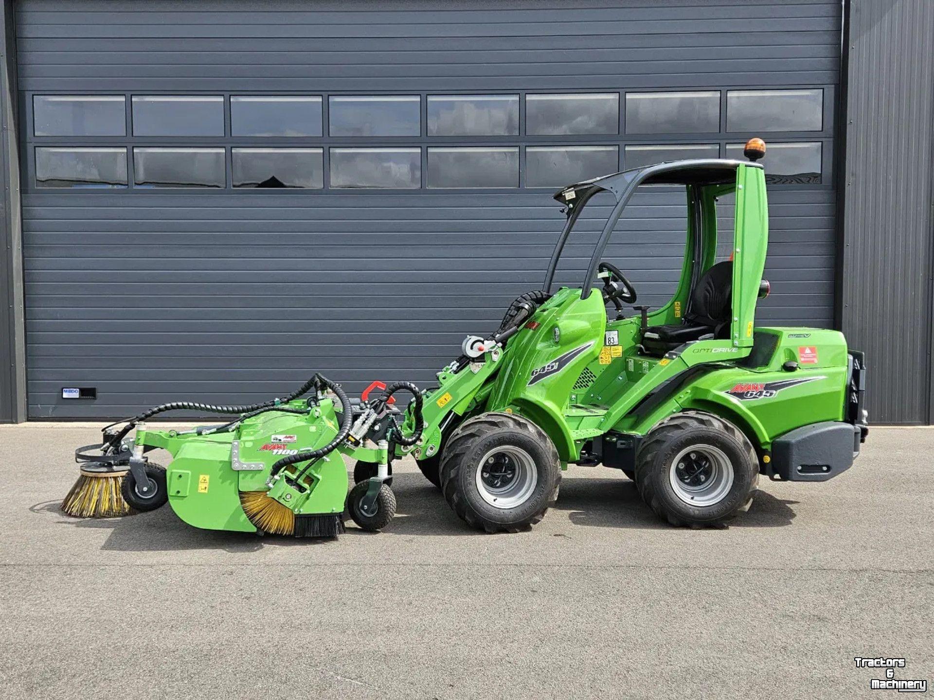 Wheelloader Avant 645i Rental mini-shovel