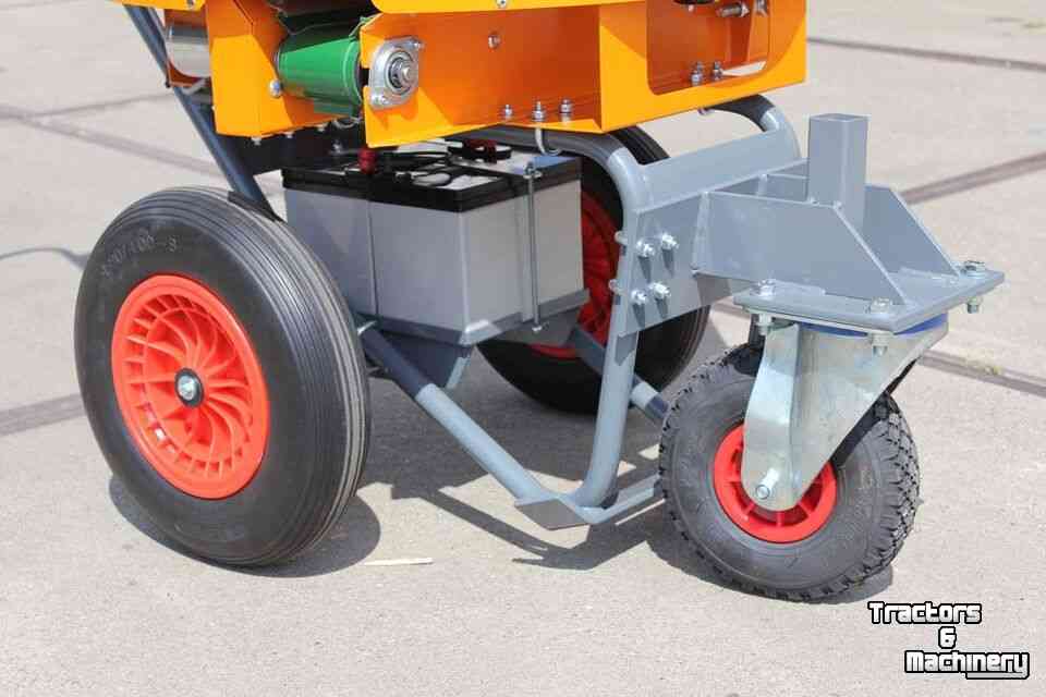 Sawdust spreader for boxes Flingk SE 250