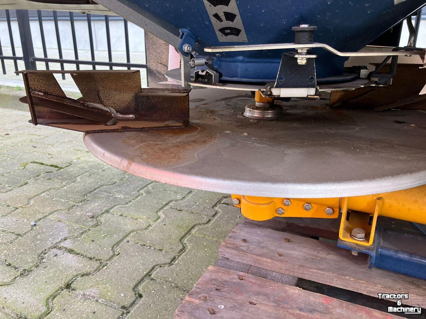 Fertilizer spreader Bogballe M2D kunstmeststrooier