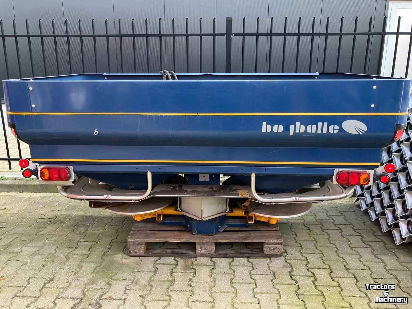 Fertilizer spreader Bogballe M2D kunstmeststrooier