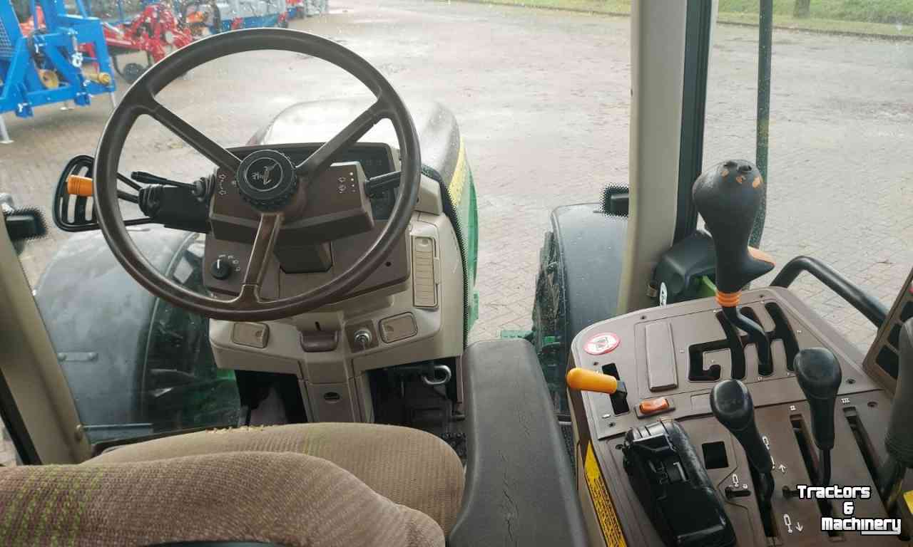 Tractors John Deere 6220