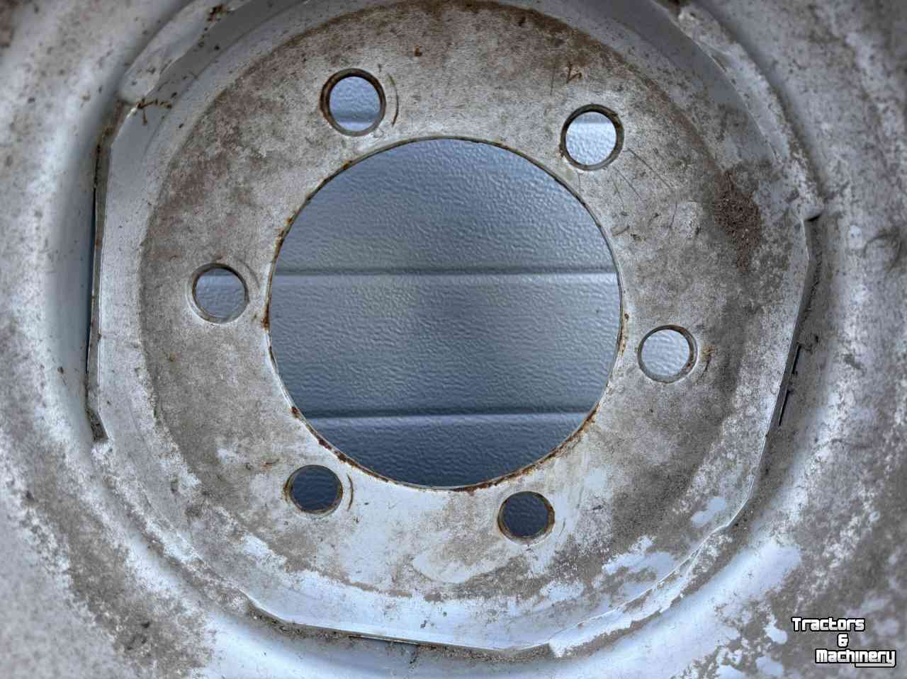 Wheels, Tyres, Rims & Dual spacers BKT BKT 11.5/80-15.3 inclusief velg