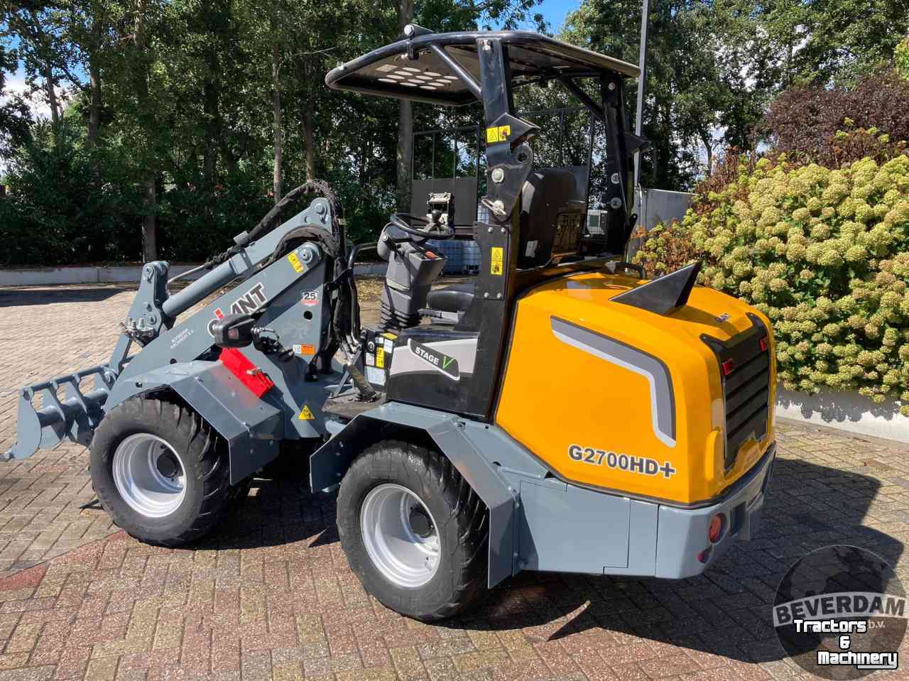 Wheelloader Giant G2700 HD+