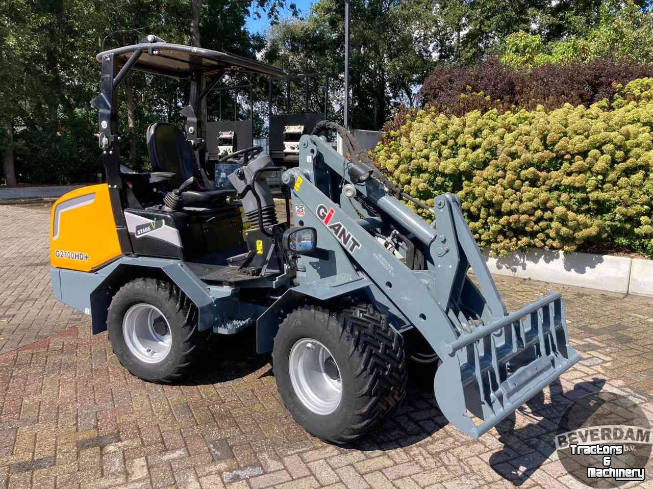 Wheelloader Giant G2700 HD+