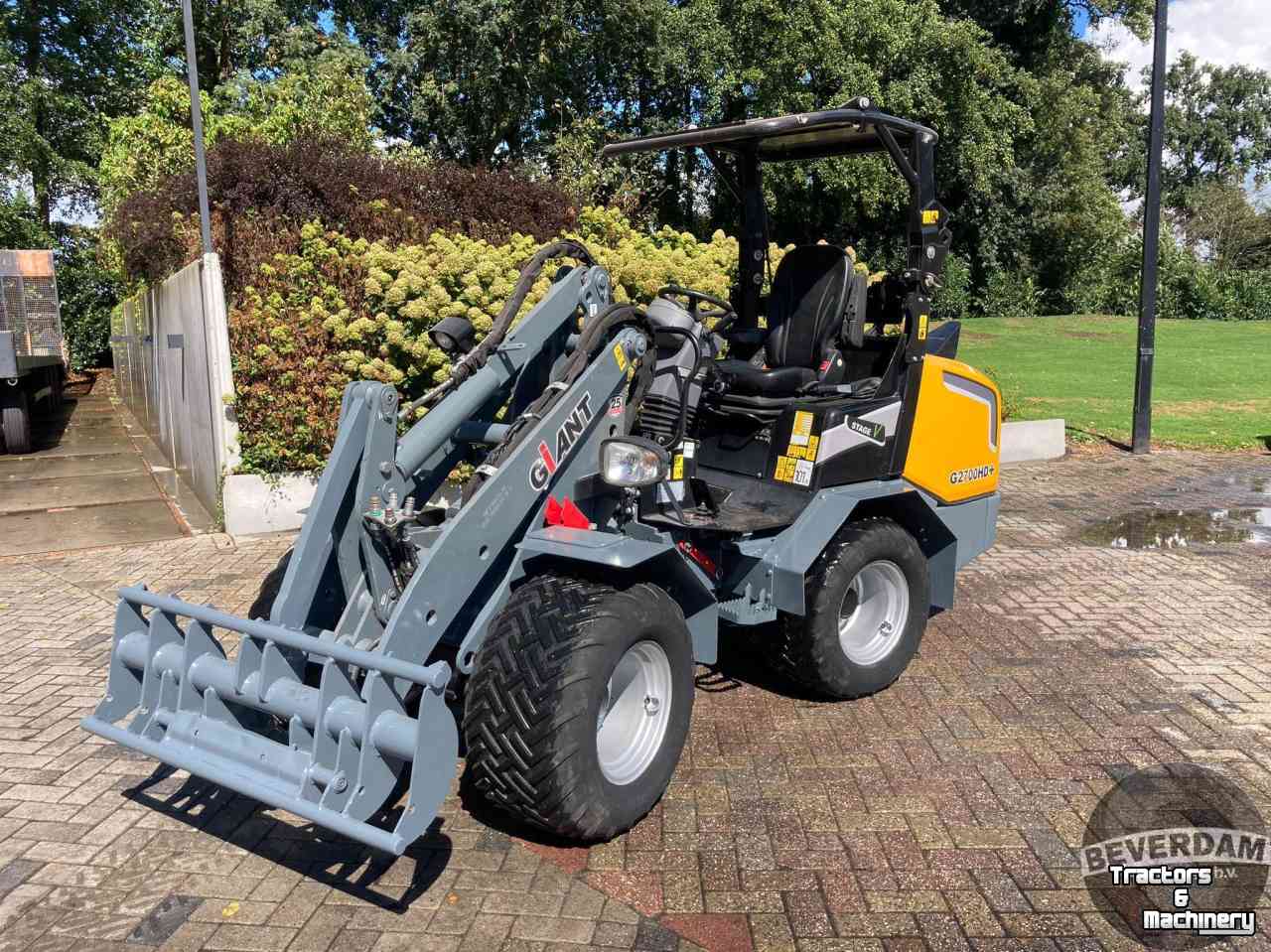 Wheelloader Giant G2700 HD+