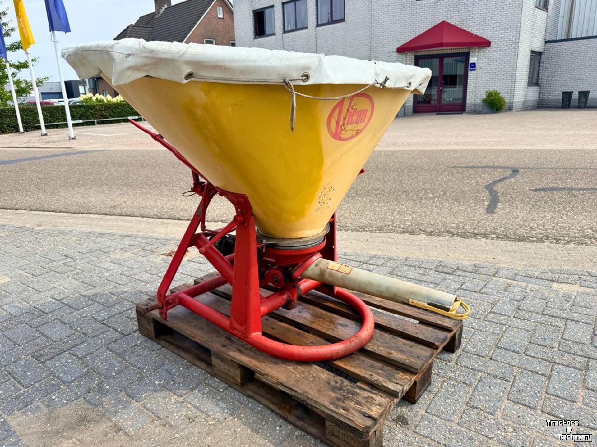 Fertilizer spreader Vicon PS603 Pendelstrooier