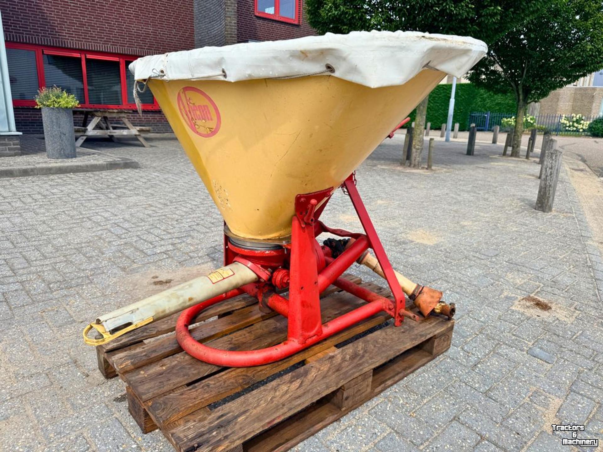 Fertilizer spreader Vicon PS603 Pendelstrooier