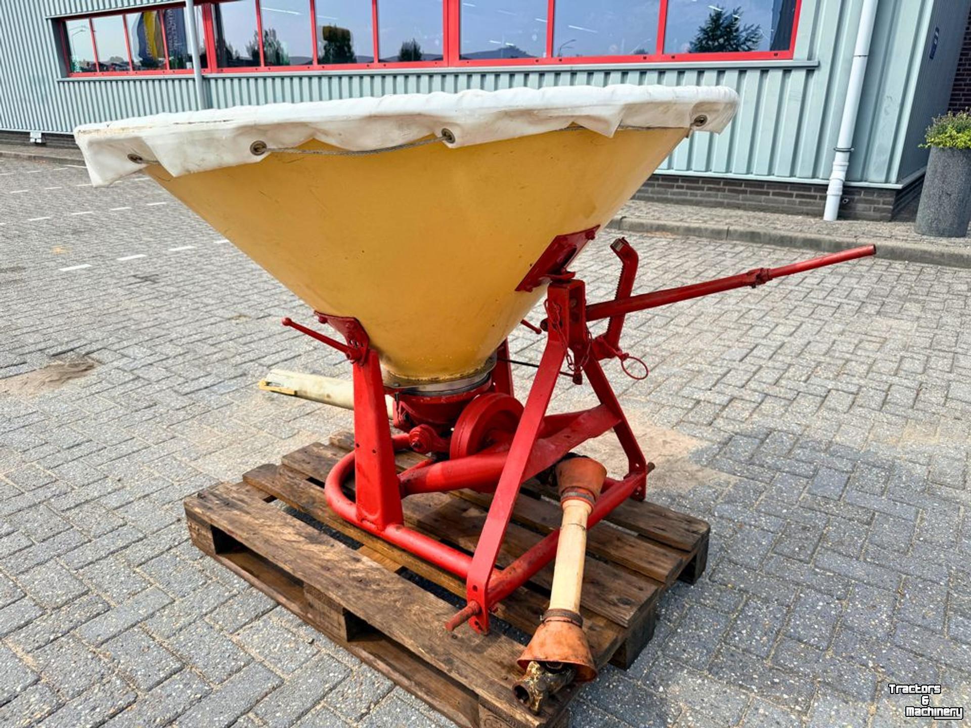 Fertilizer spreader Vicon PS603 Pendelstrooier