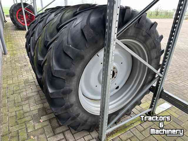 Wheels, Tyres, Rims & Dual spacers Michelin 16.9x38 op vaste velgen