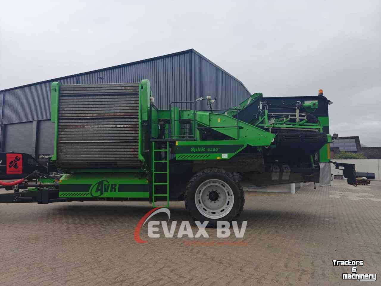 Potato harvester AVR Spirit 9200