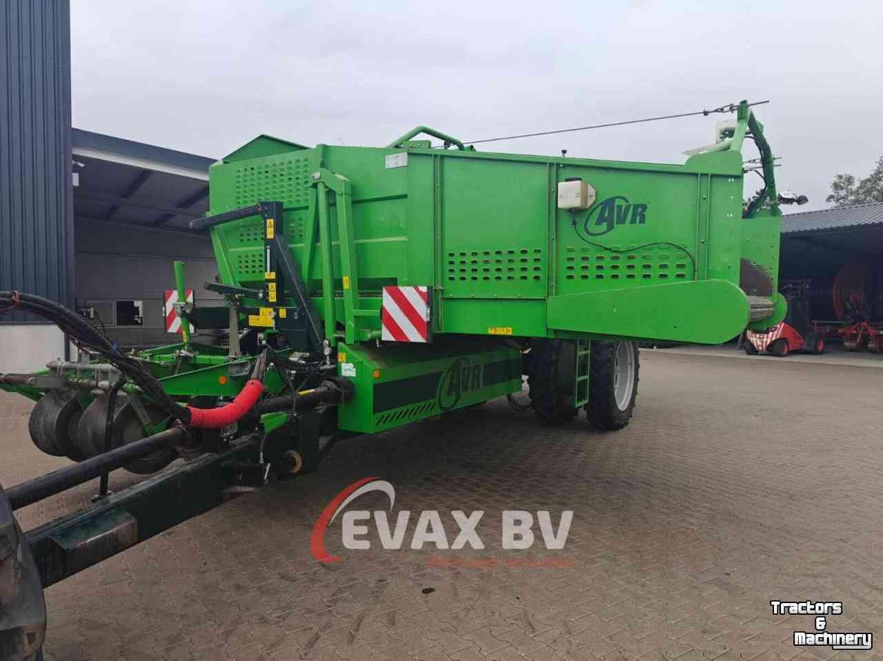Potato harvester AVR Spirit 9200