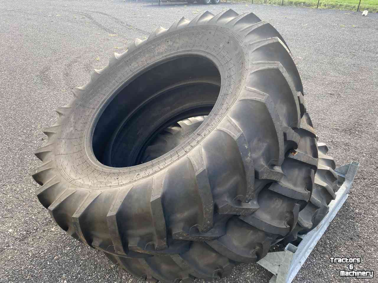 Wheels, Tyres, Rims & Dual spacers Alliance 20.8-38 USA profiel 20.8R38 nieuw
