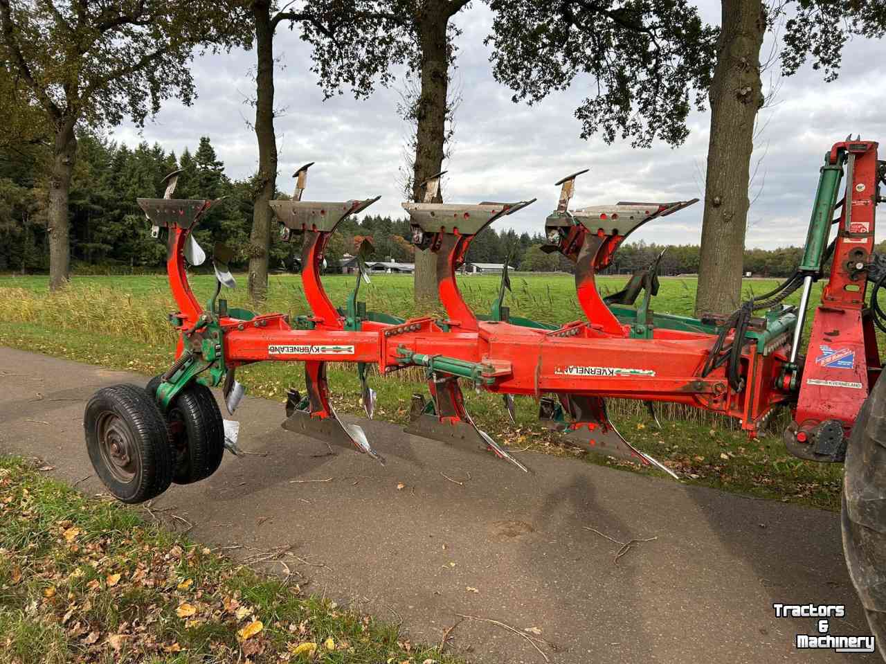 Ploughs Kverneland EG