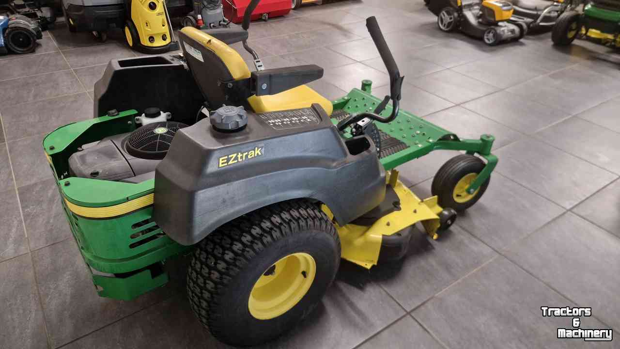 Ride-on mower John Deere Z425