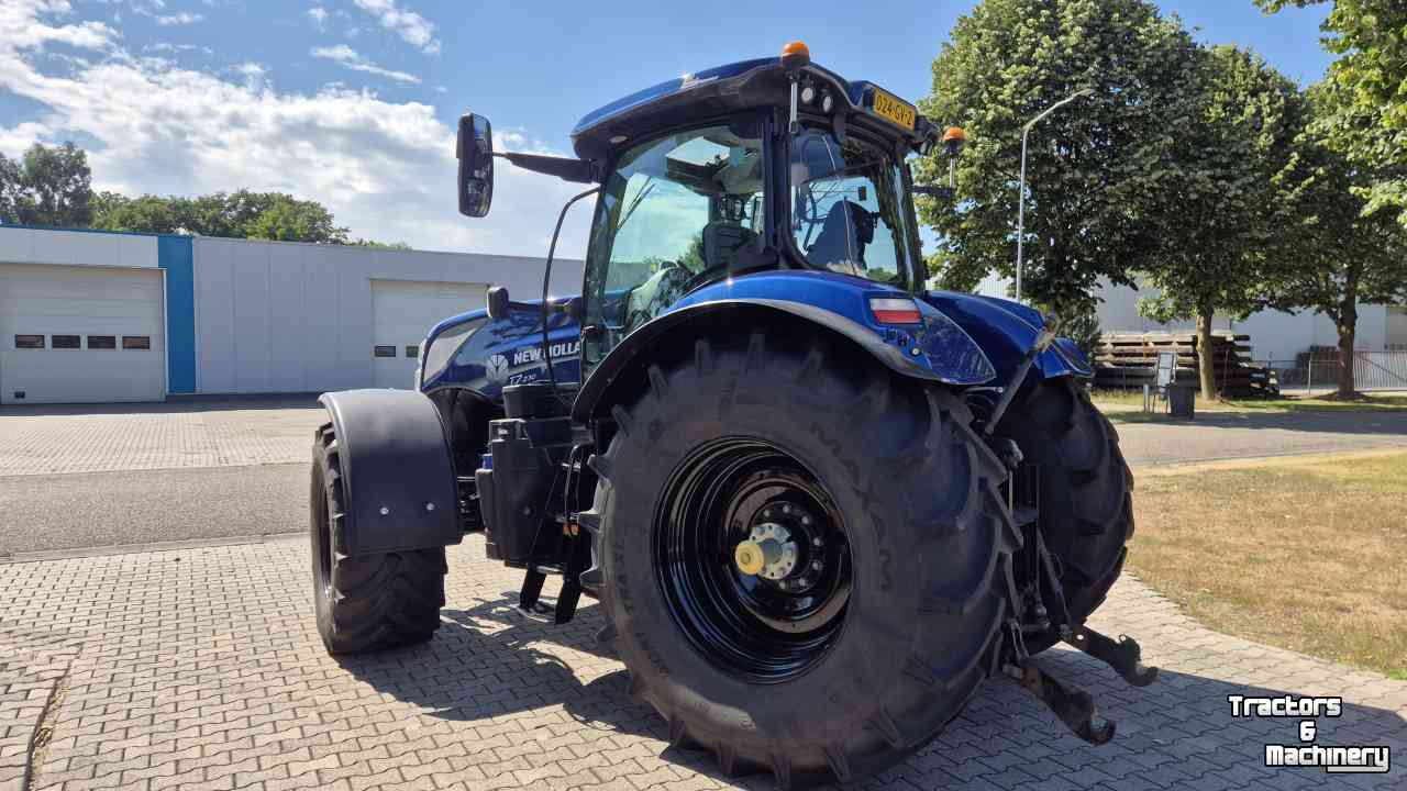 Tractor New Holland T7.230 PC 40-eco, Lucht, Fronthef, geveerde cvooras en cabine BluePower