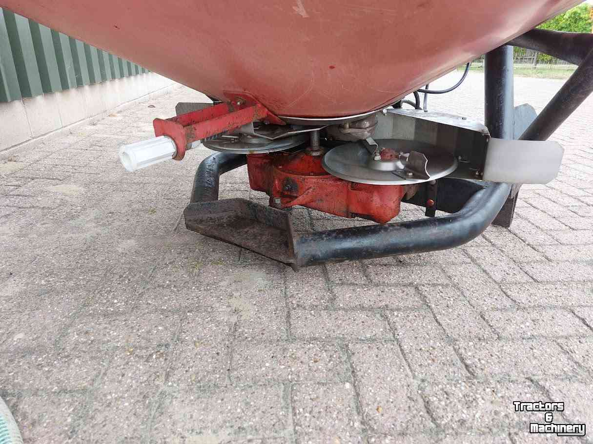 Fertilizer spreader Trioliet kunstmeststrooier