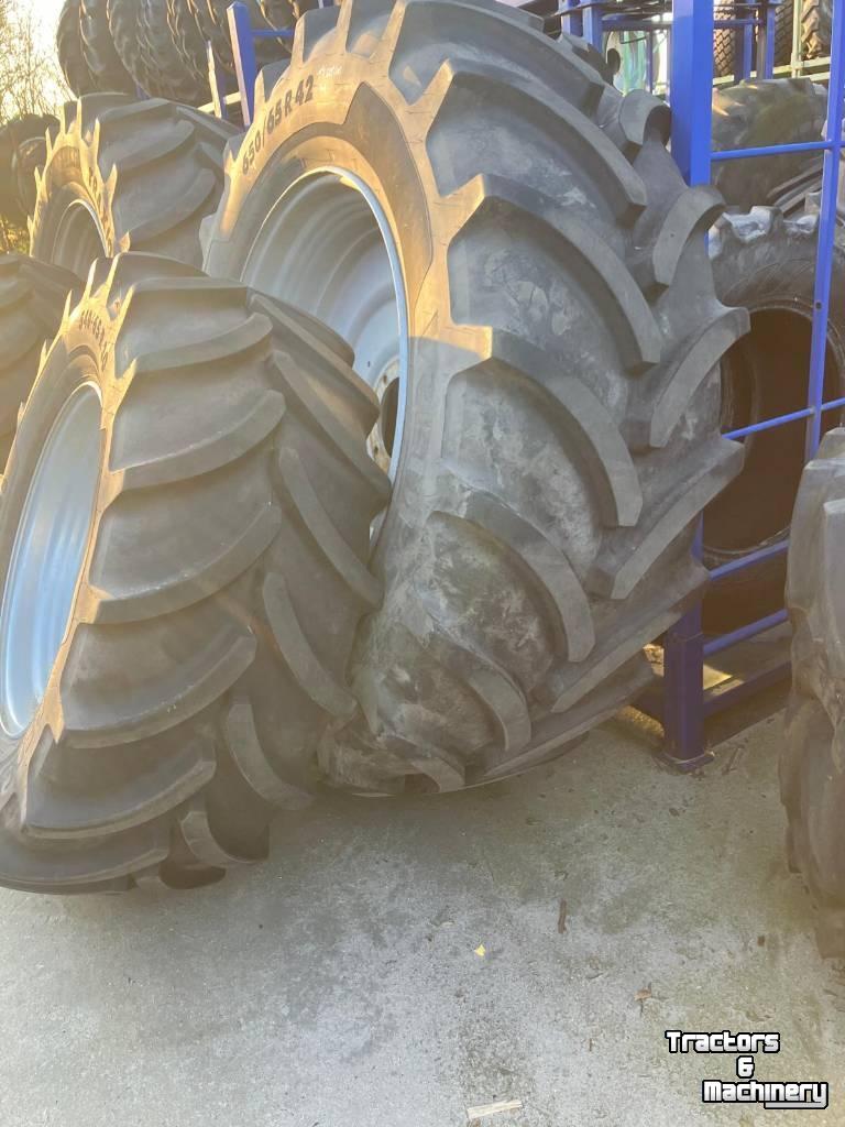Wheels, Tyres, Rims & Dual spacers Vredestein Traxoin 65 650/65R42 en 540/65R30  banden