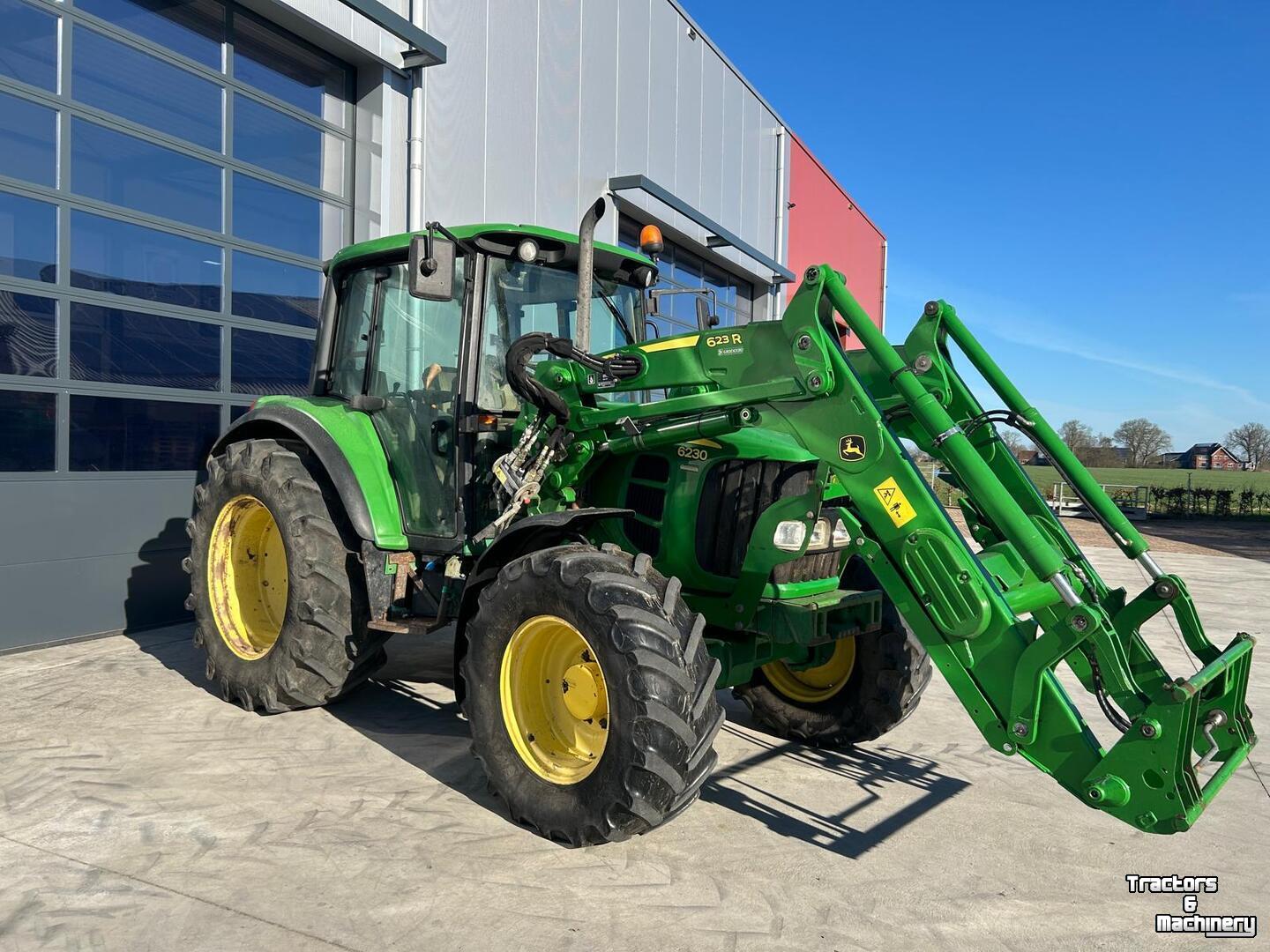 Tractor John Deere 6230
