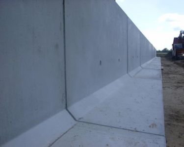 Trench silo walls  Betonnen keerwanden voersilo