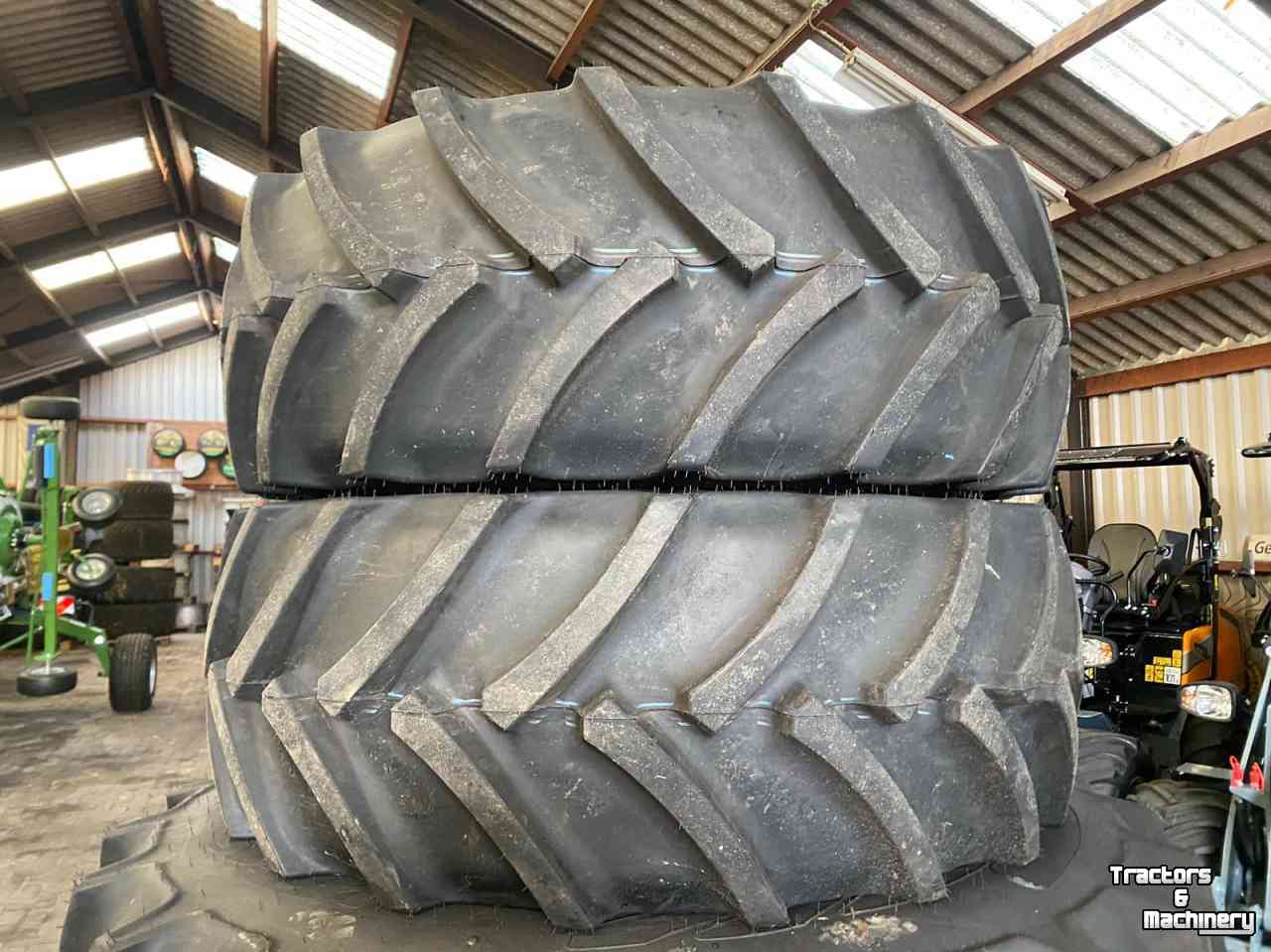 Wheels, Tyres, Rims & Dual spacers Valtra 600/65R38 + 480/65R28 Mitas wielenset Nieuw